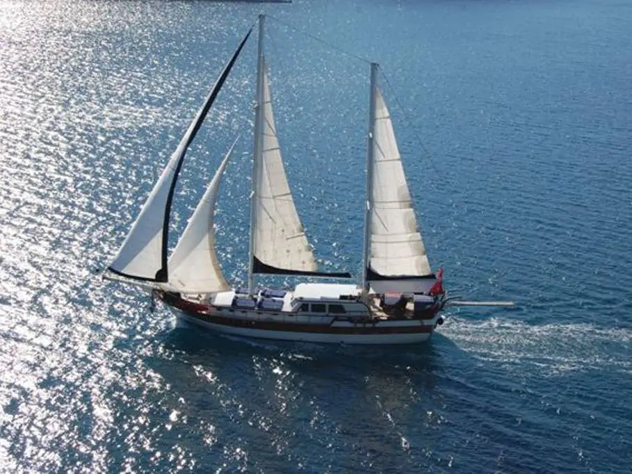 Stylish Luxury Yacht Charter in Marmaris