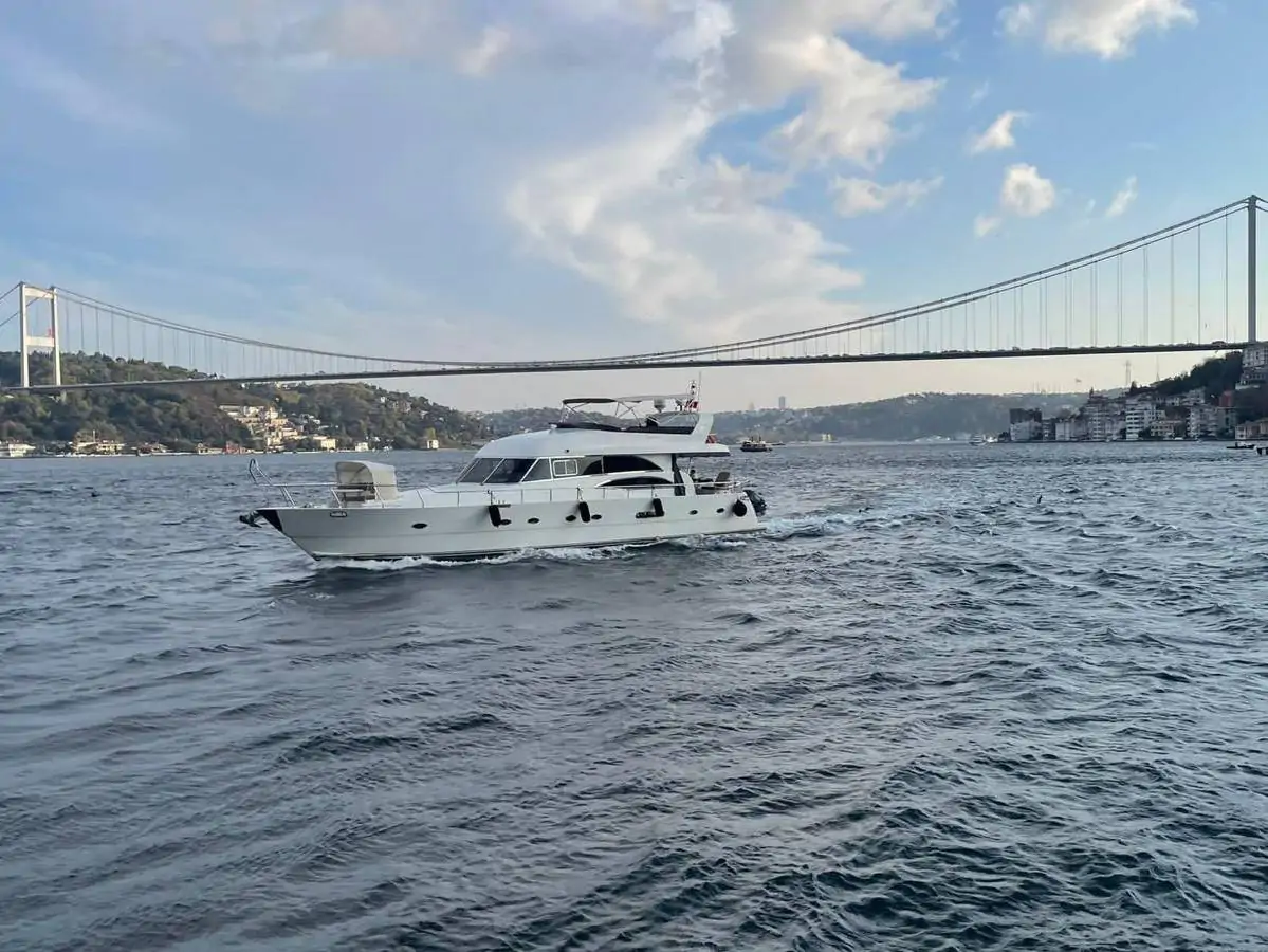 Istanbul Motor Yacht Cruise and Bosphorus Privet Charters