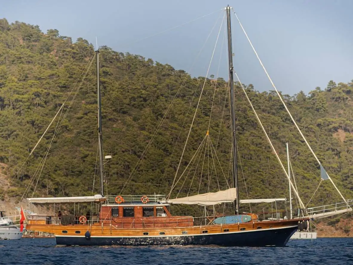 Göcek 24 Metre Gulet Kiralama | 5 Kabin 10 Kişilik Özel Gulet
