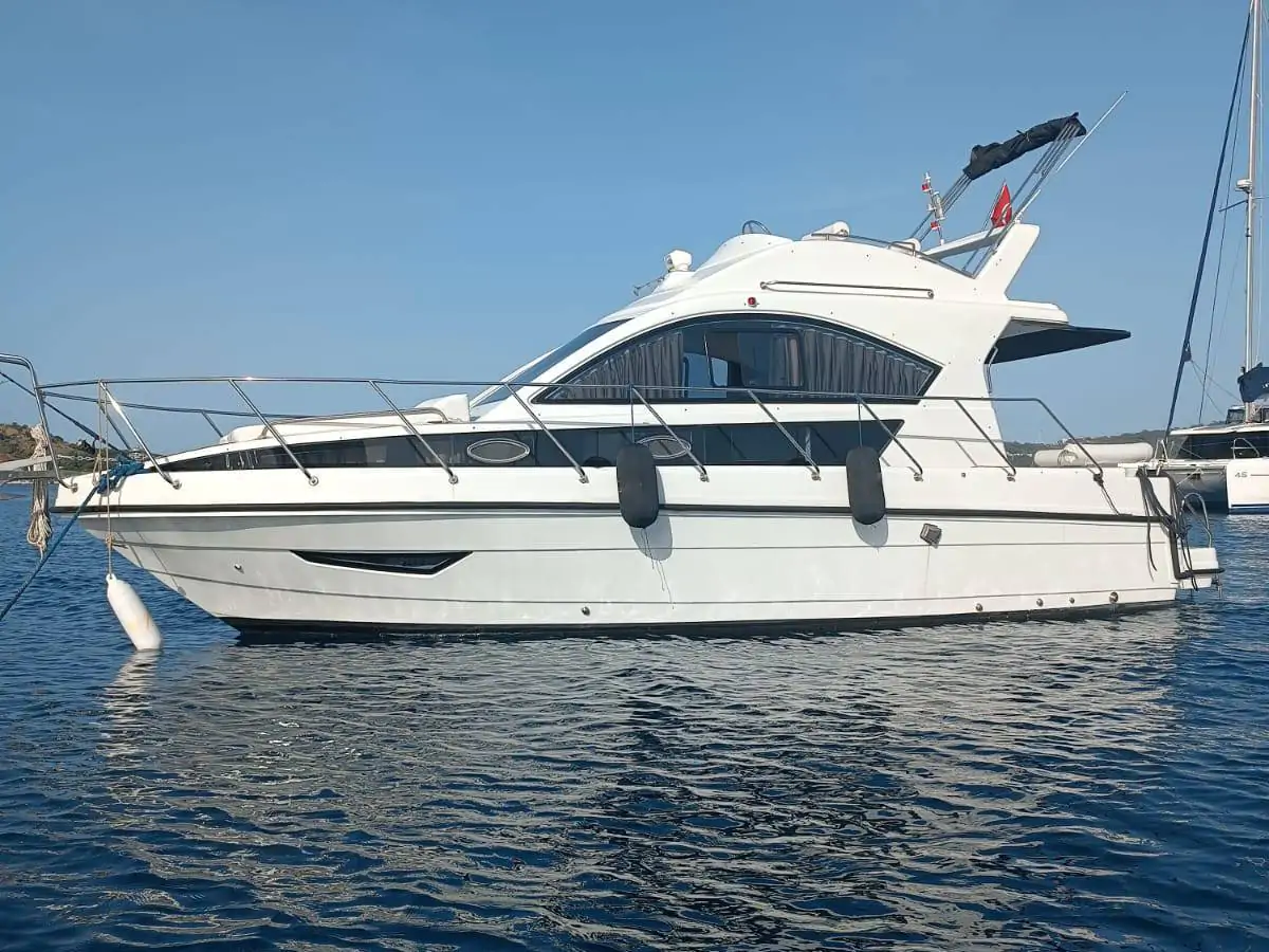 2 Cabin Motor Yacht Charter in Bodrum