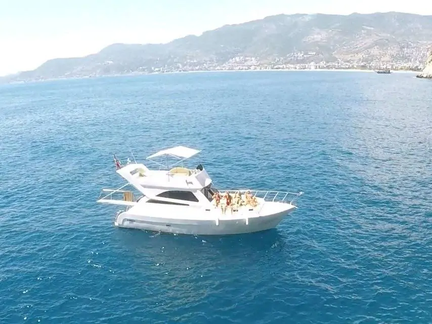 Hourly Daily Tour with Private Motor Yacht in Alanya