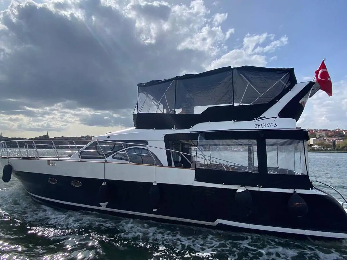 12 Person Luxury Yacht Rental in Istanbul | Golden Horn Departure | Bosphorus Cruise
