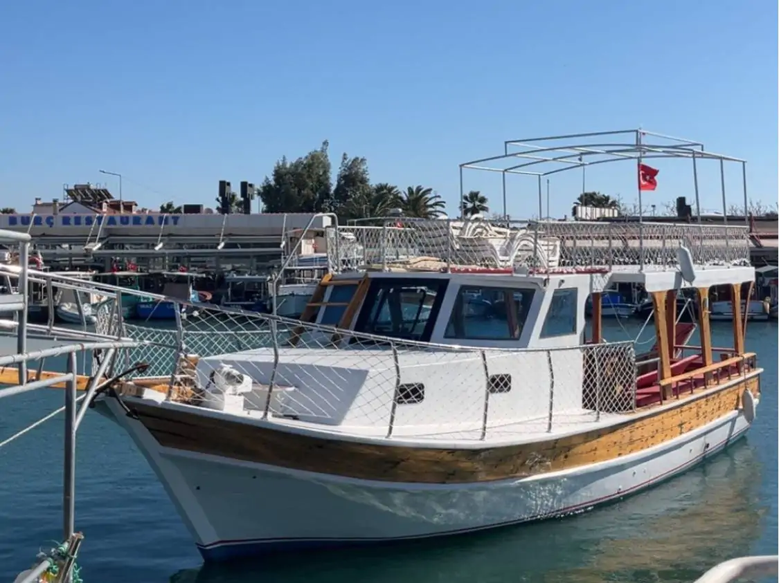 İzmir Private Boat Rental for 12 Guests | Birthday & Bride Party Tours