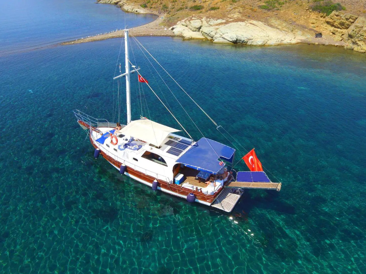 Cunda Island Gulet Yacht Charter
