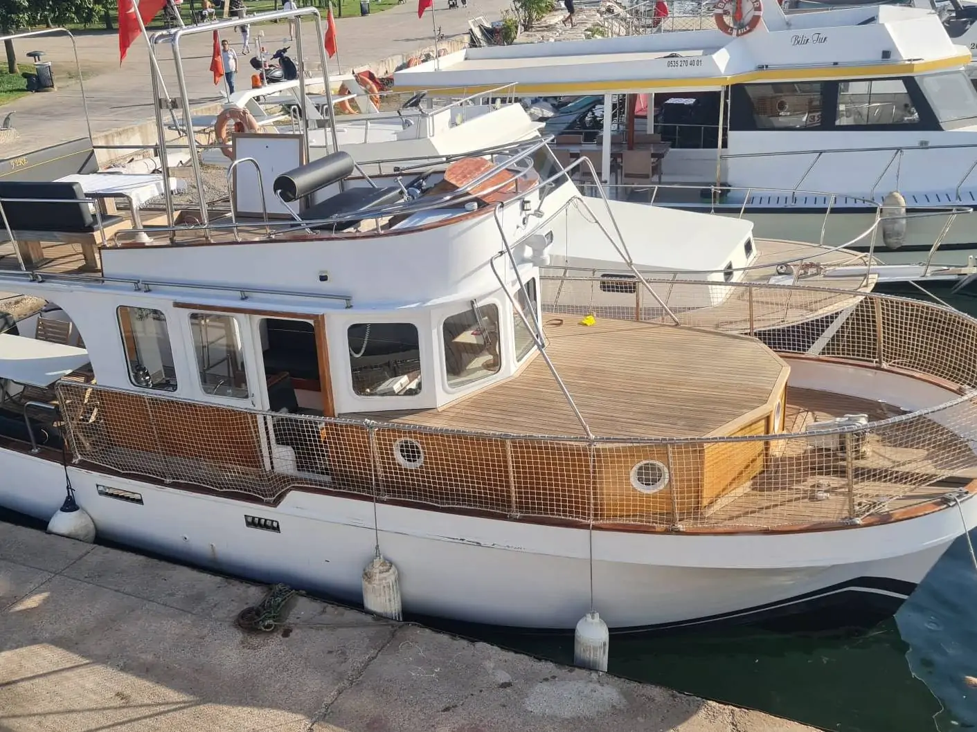 Istanbul Maltepe Motor Yacht for Rent