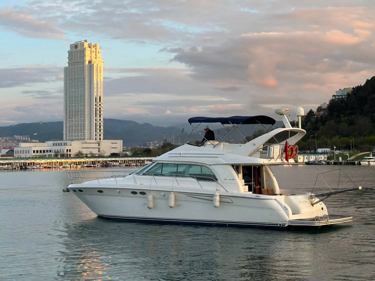 Samsun Atakum Motor Yacht Rental | Proposal, Birthday & Swimming Tours