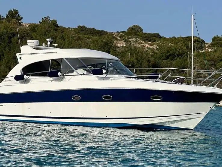 2 Cabin Motor Yacht for Rent Çeşme İzmir