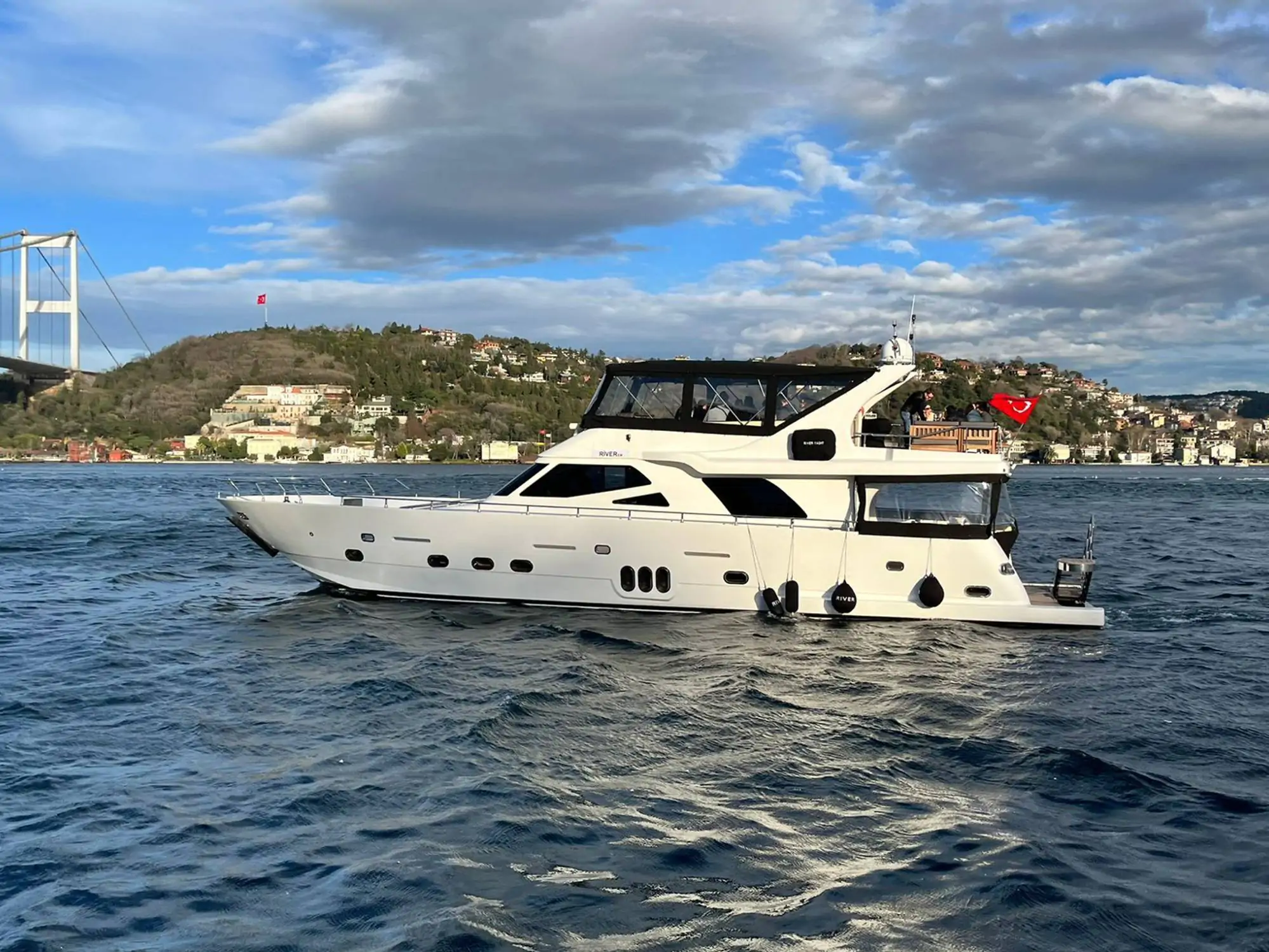 Luxury Motor Yacht For Rent Kurucesme Istanbul