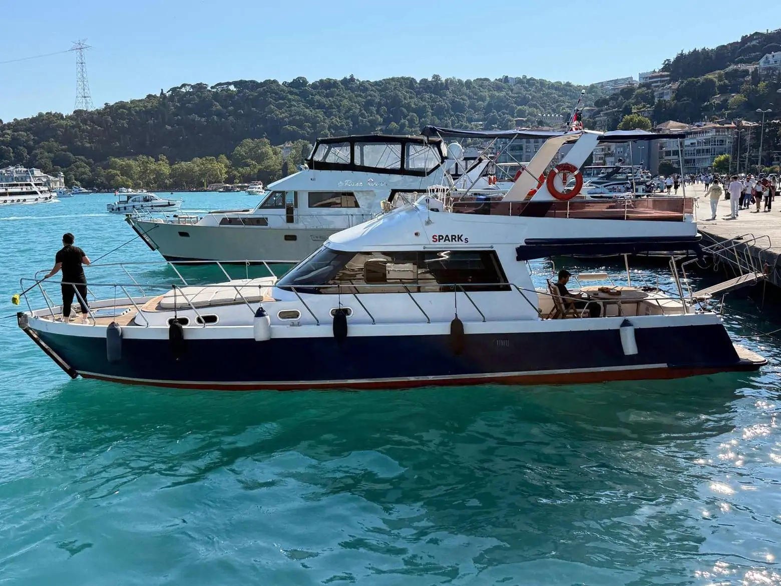 İstanbul Bebek Motoryat Kiralama | 12 Kişilik Özel Boğaz Turu